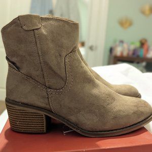 BNIB Women's Merona Ankle Boots
